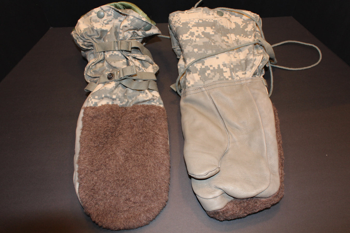 Mitten Set, Extreme Cold Weather- US Army ACU Digital Camo Grade A. Size Small